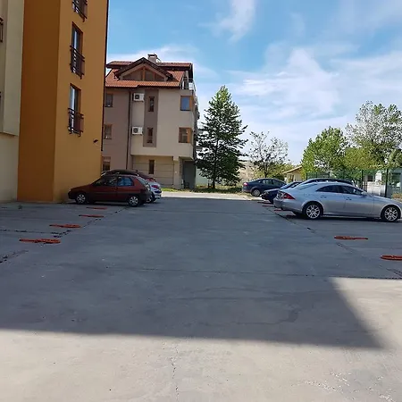 Rent Zornica شقة *
