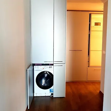 Rent Zornica 아파트 네세부르